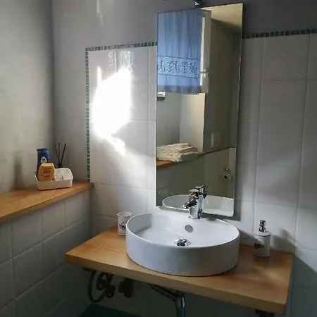 Il Riccio Tra I Castagni Guest house *