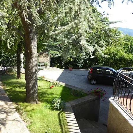 Πανσιόν Il Riccio Tra I Castagni Λα Σπέτσια